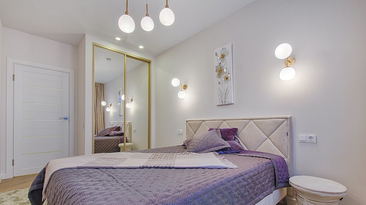 Quadro para quarto de casal com tons de roxo